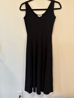 Leith Black Scoop Neck Midi Dress